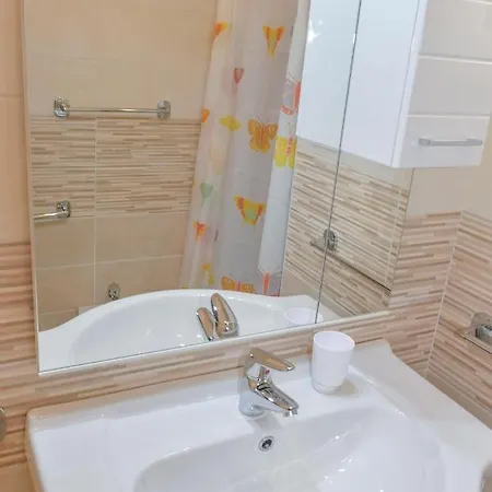 La Marina شقة ايزولا روسا